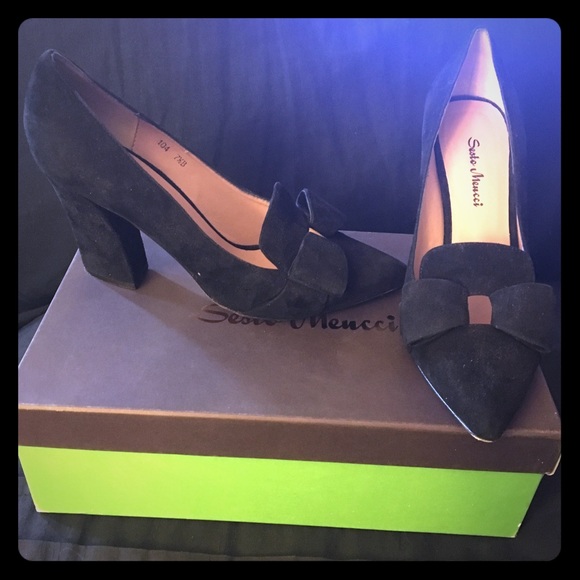 Sesto Meucci black bow pumps