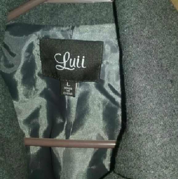 DECIDED TO KEEP!!  Lost weight and it fits me now! - Picture 2 of 4