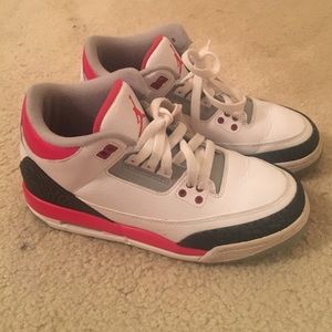 Retro fire red Jordan 3
