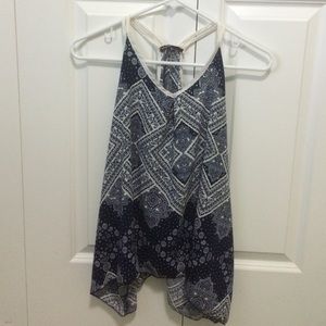 Patterned tank top with handkerchief hem