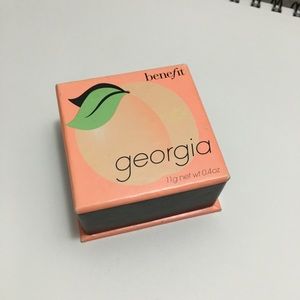 Benefit Georgia Face Powder / Blush