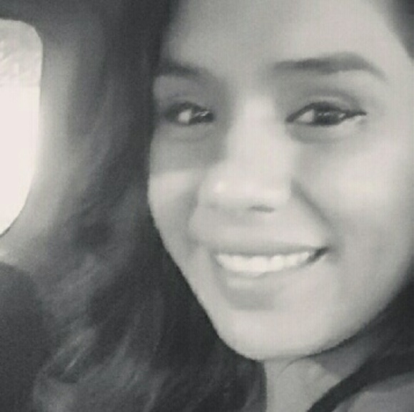 Meet your Posher, Emily - Picture 1 of 1