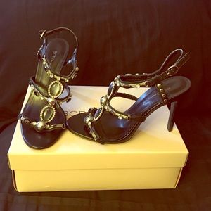 BCBG Black Tell all heels