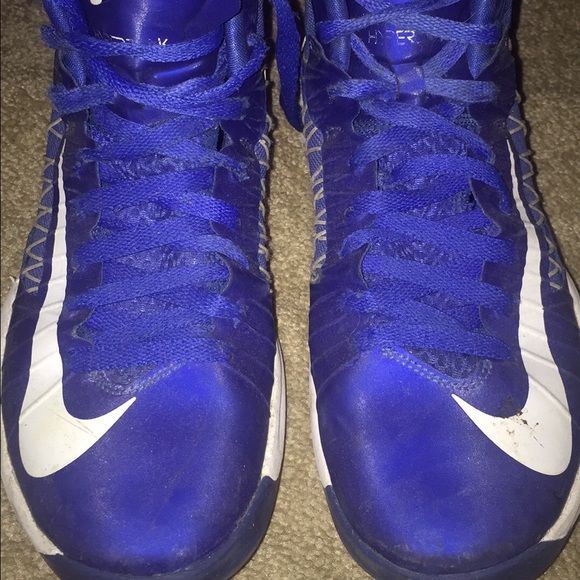Men's 9 Bball shoes