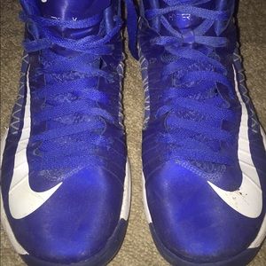 Men's 9 Bball shoes