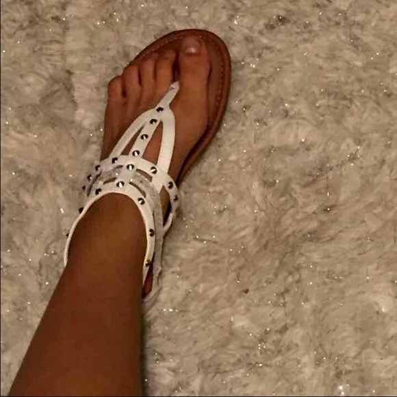 ✨Host Pick✨ White sandals