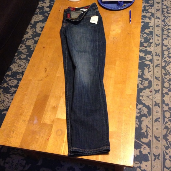 Lucky brand jeans, Sweet'n straight size 4/27.