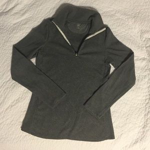 Charcoal gray, fleece, GAP, quarter zip pullover!