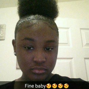 Meet your Posher, Alexis