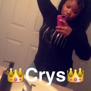 Meet your Posher, Crystal