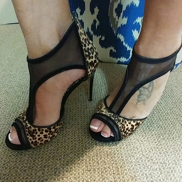 Jessica Simpson Speckled Leopard Heels - Picture 2 of 6