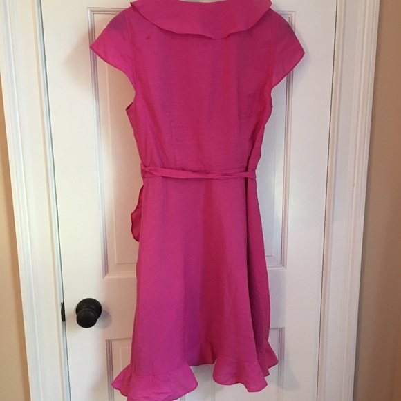💗💗💗Pink Ruffle Wrap Dress - Picture 2 of 3