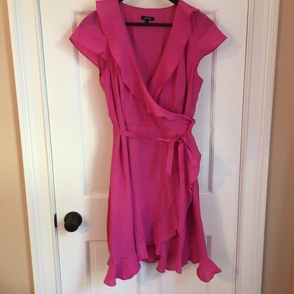 💗💗💗Pink Ruffle Wrap Dress - Picture 3 of 3
