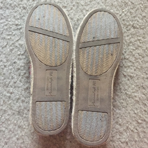 PRE OWNED AMERICAN EAGLE SLIP ON SHOES - Picture 3 of 3