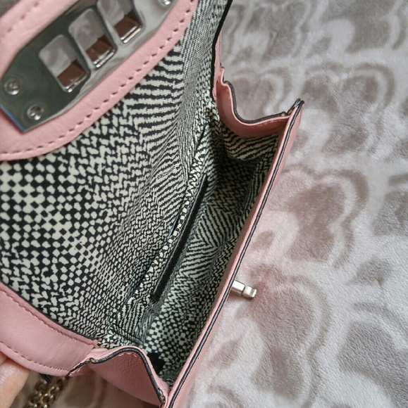 🚫SOLD🚫Rebecca Minkoff Crossbody bag - Picture 3 of 4
