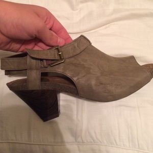 Sonoma wooden heels