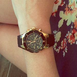 🎉🎉30% off w/bundle🎉Michele Tahitian Jelly watch