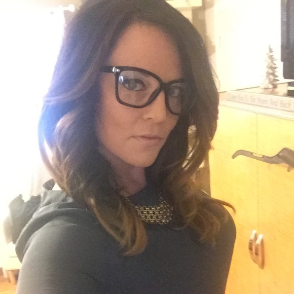 Meet your Posher, Aliese - Picture 3 of 4