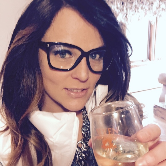 Meet your Posher, Aliese - Picture 4 of 4