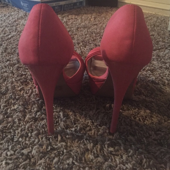 Size 6 dark pink. Worn only a few times - Picture 3 of 3