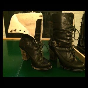 7.5 M brown lace up boots faux fur lining