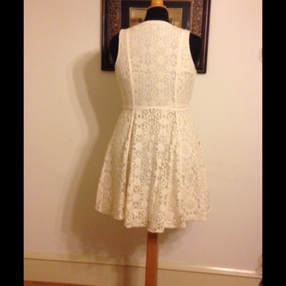 Lace V-neck Dress - Picture 2 of 4