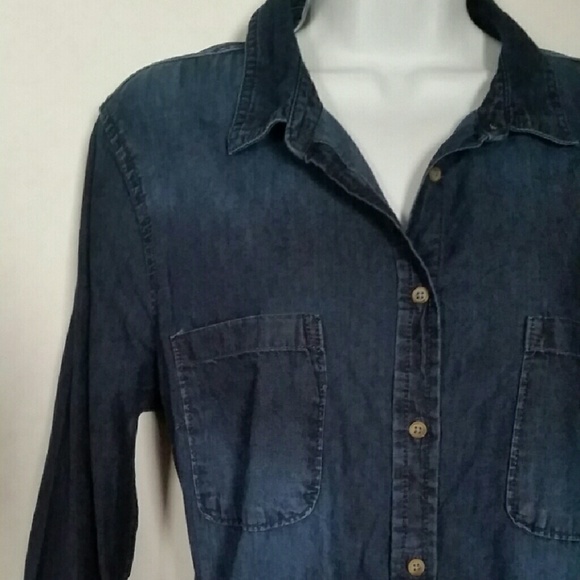 🔷SOLD🔷Chambray Button Down Shirt - Picture 2 of 4