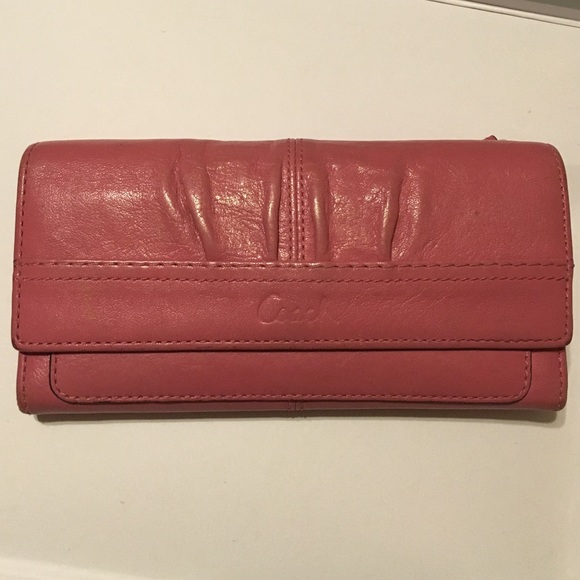 Pink Coach wallet - Picture 1 of 4