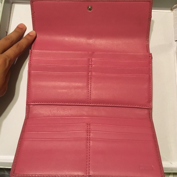 Pink Coach wallet - Picture 2 of 4