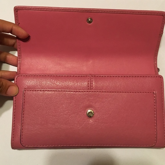 Pink Coach wallet - Picture 3 of 4