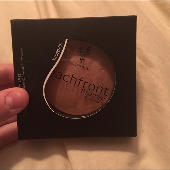 Younique beachfront bronzer