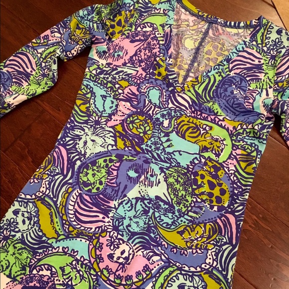 Lilly Pulitzer - t-shirt v- neck mini dress small