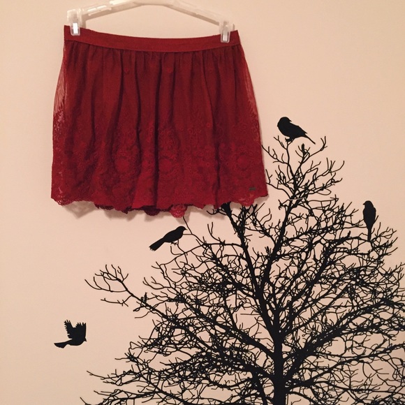 Nwt hollister maroon lace skirt