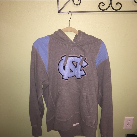 North Carolina Nike sweatshirt