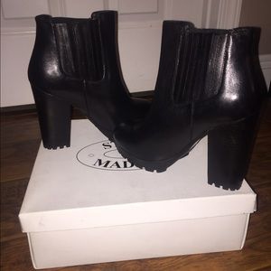 Steve Madden Gabrella booties
