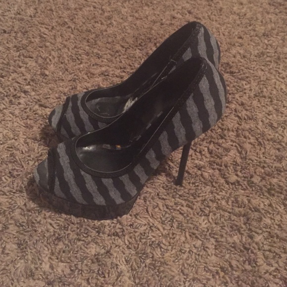 Zebra heels - Picture 1 of 3