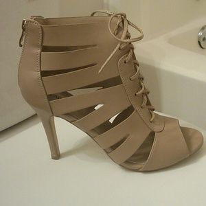 Tan lace up heelS