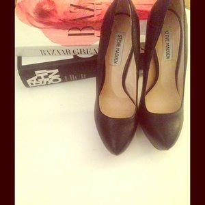STEVE MADDEN DEJAVU PUMPS
