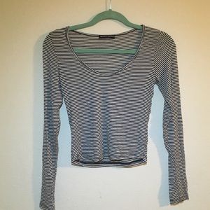 Striped black and white long sleep crop top!