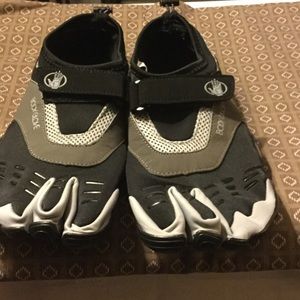 Bodyglove barefoot shoes size 12