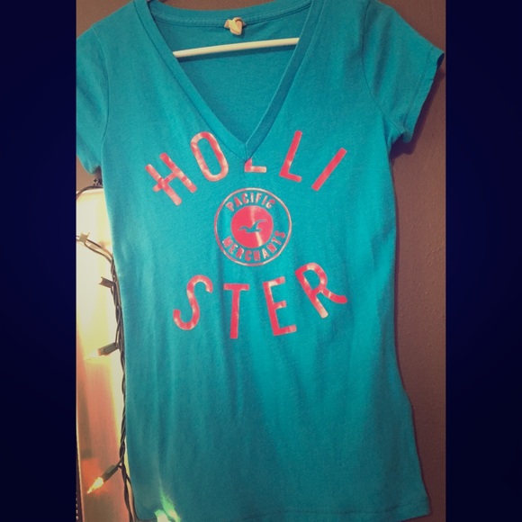 Blue Hollister v-neck - Picture 1 of 1