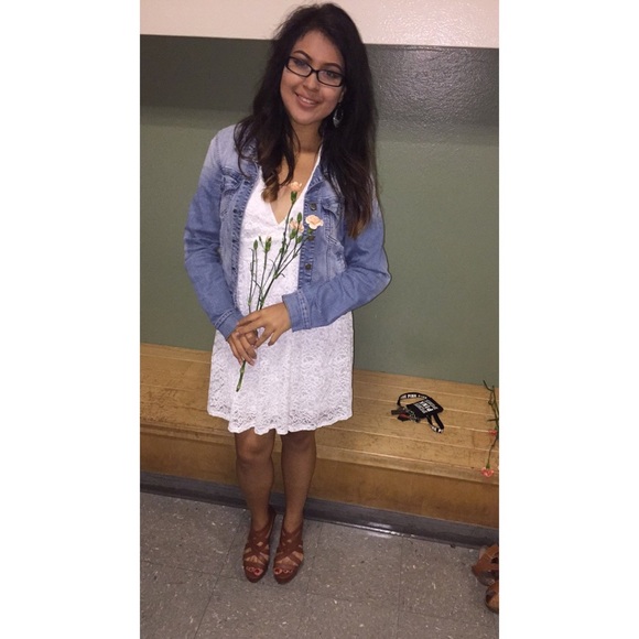 White halter dress - Picture 2 of 2