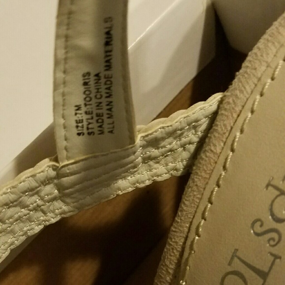 Shoes - Picture 3 of 4