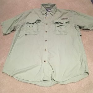 Light green Columbia PFG short sleeve