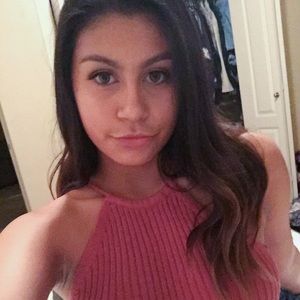 Meet your Posher, Alejandra