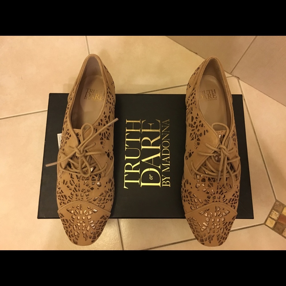 Truth or Dare by Madonna suede lace up oxfords