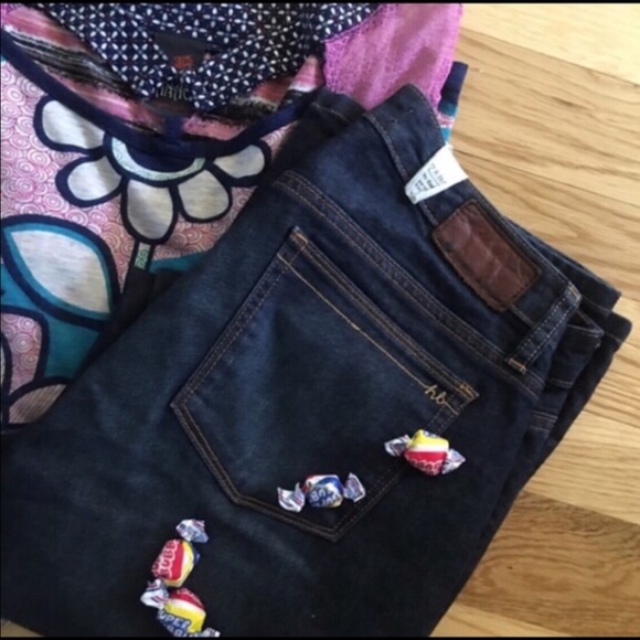 Bundled Only the Best Take 40% OFF EVERYTHING - Picture 4 of 8