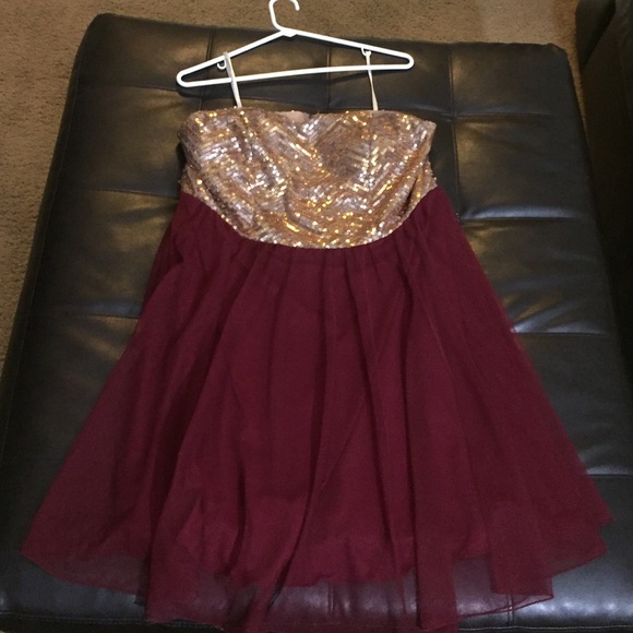 Size 16 gold sequin and maroon tulle formal dress