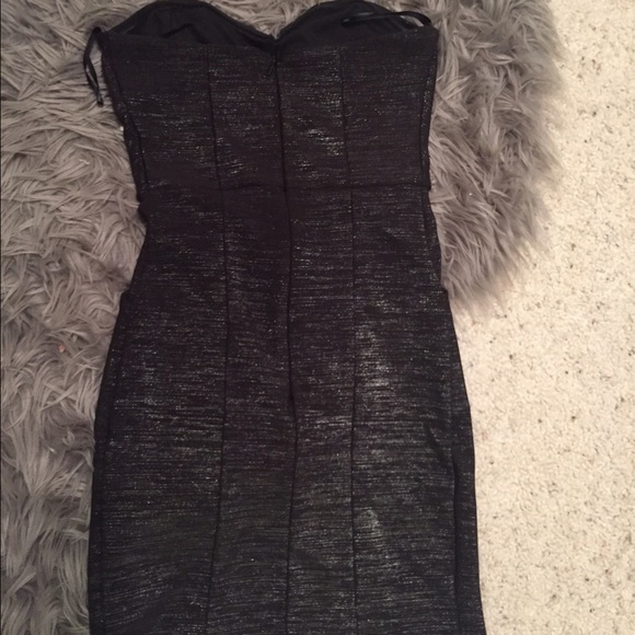 Black strapless body con dress - Picture 2 of 3
