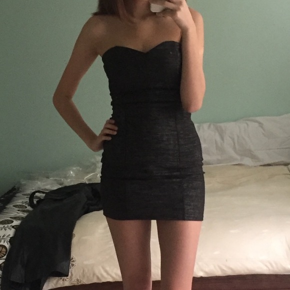 Black strapless body con dress - Picture 3 of 3